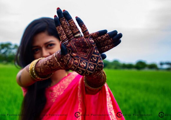 Best 250+ Mehndi Photo Pose Ideas | Kanchan Fashion